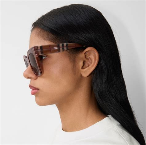 Check Square Sunglasses in Birch brown 